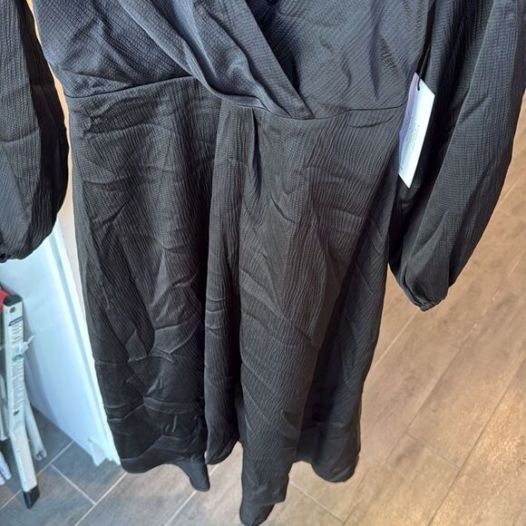 NWT Ali & Jay Women's Women Midi Long Sleeve Crepe Dress. Size Small - Picture 4 of 8